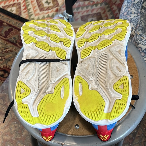 Hoka Clifton 9 - used - men’s 10.5 - 274 miles run on them - Picture 10 of 16